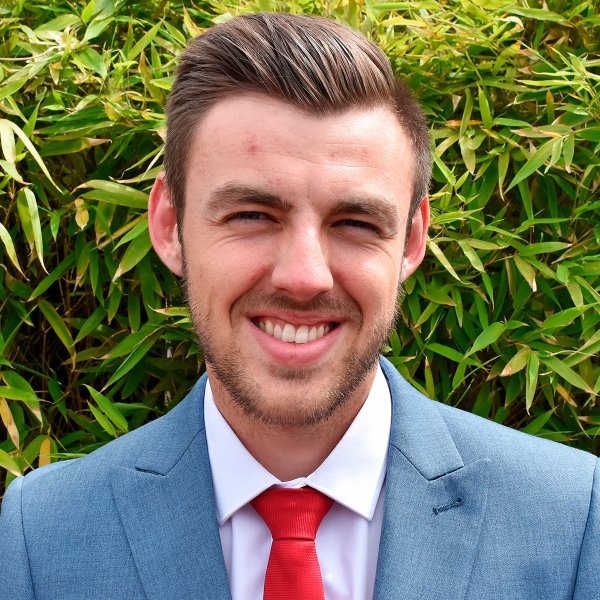 Paramount First week as a Lettings Negotiator Estate Agents and