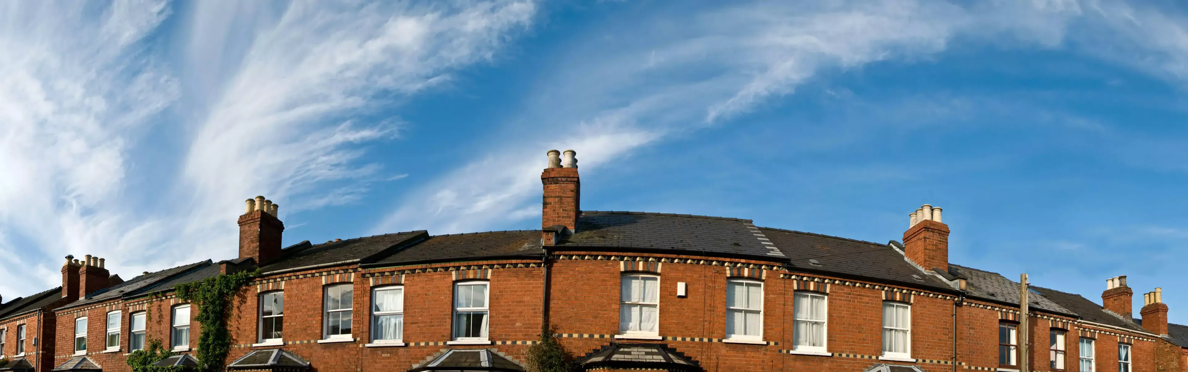 https://mr2.homeflow-assets.co.uk/files/site_asset/image/4766/9496/_x_/Victorian-Terrace-cropped.webp