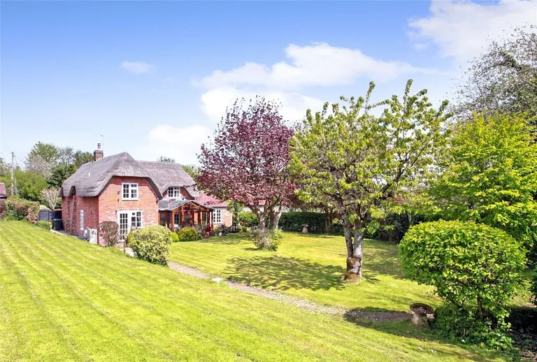 Top Tips to Sell Your Home in the Summer hero