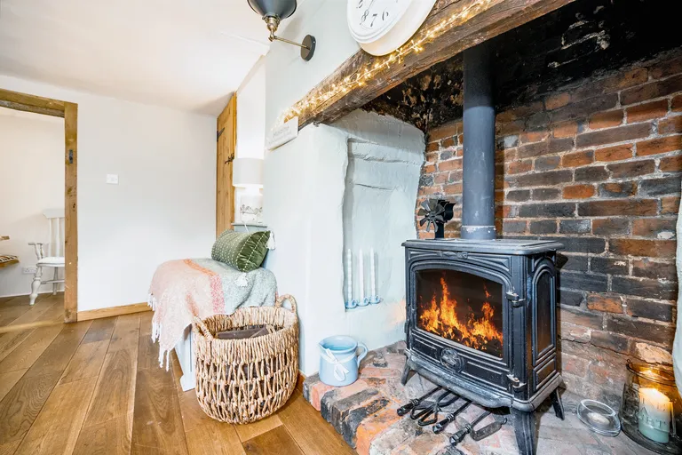 Get Cosy: Your Winter Checklist for a Warm Home hero